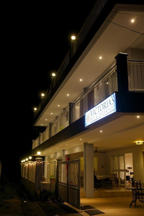 Victoria'S Bed & Breakfast Puerto Galera Esterno foto