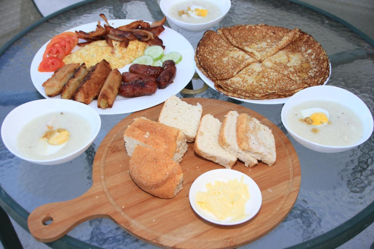 Victoria'S Bed & Breakfast Puerto Galera Esterno foto