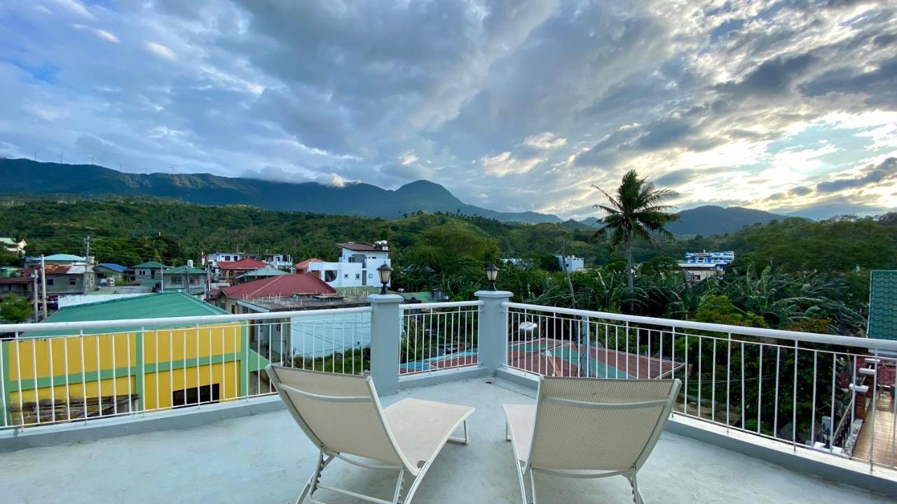 Victoria'S Bed & Breakfast Puerto Galera Esterno foto